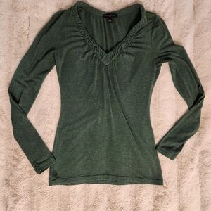 🔥Elegant Green V-Neck Women's Top